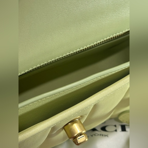 Coach Turnlock Clutch with Quilting‎ Bag - Picture 13 of 15